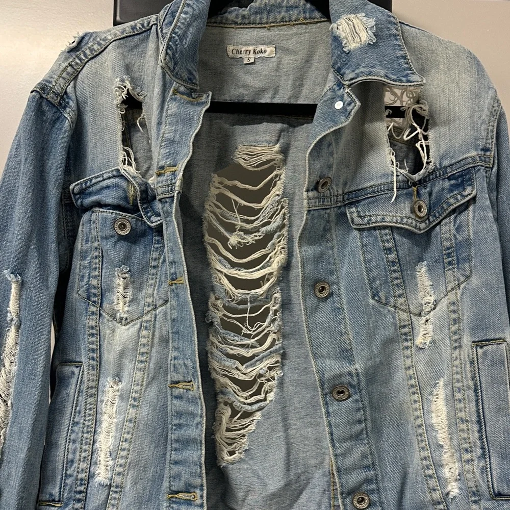 Nasty Gal Ripped Denim Jacket (S) - Picture 3 of 6